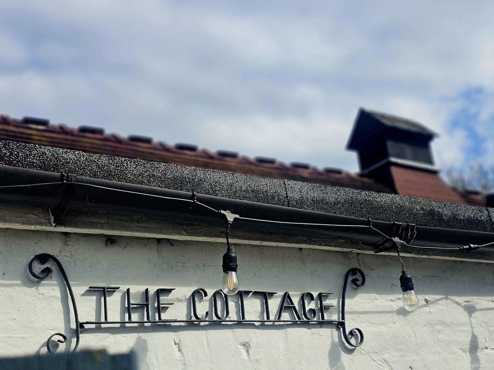 English Farmhouse Cottage Guildford Exterior foto
